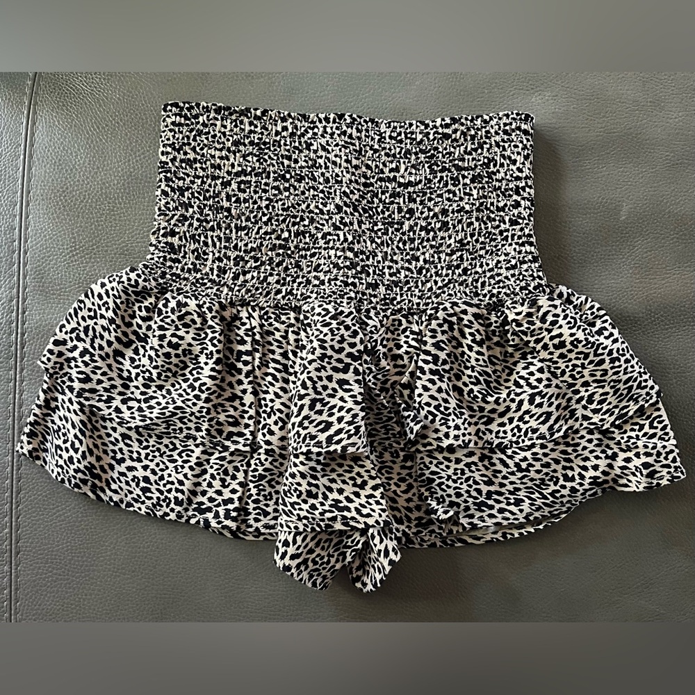 Zara Animal Print Ruffle Shorts - Picture 2 of 6